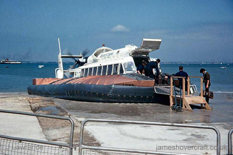 The SRN6 with Hovertravel - Loading at Ryde (credit: Pat Lawrence).